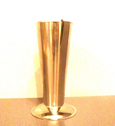 Stainless steel cup for tweezers and probe